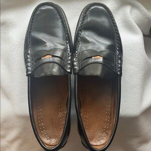 Men's size 8 D Bass Weejuns Black Leather Loafers